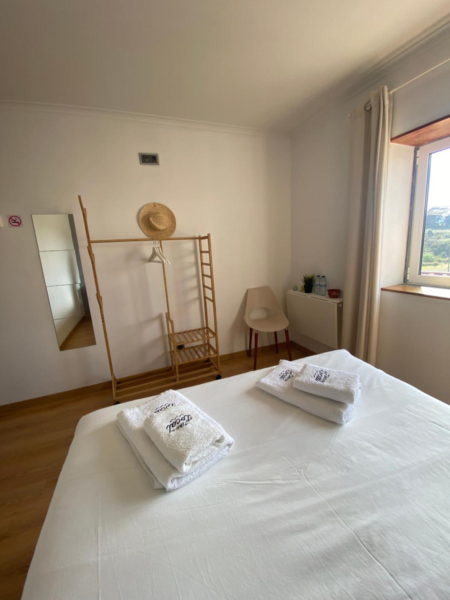 Like A Local Guest House Ericeira Exteriör bild