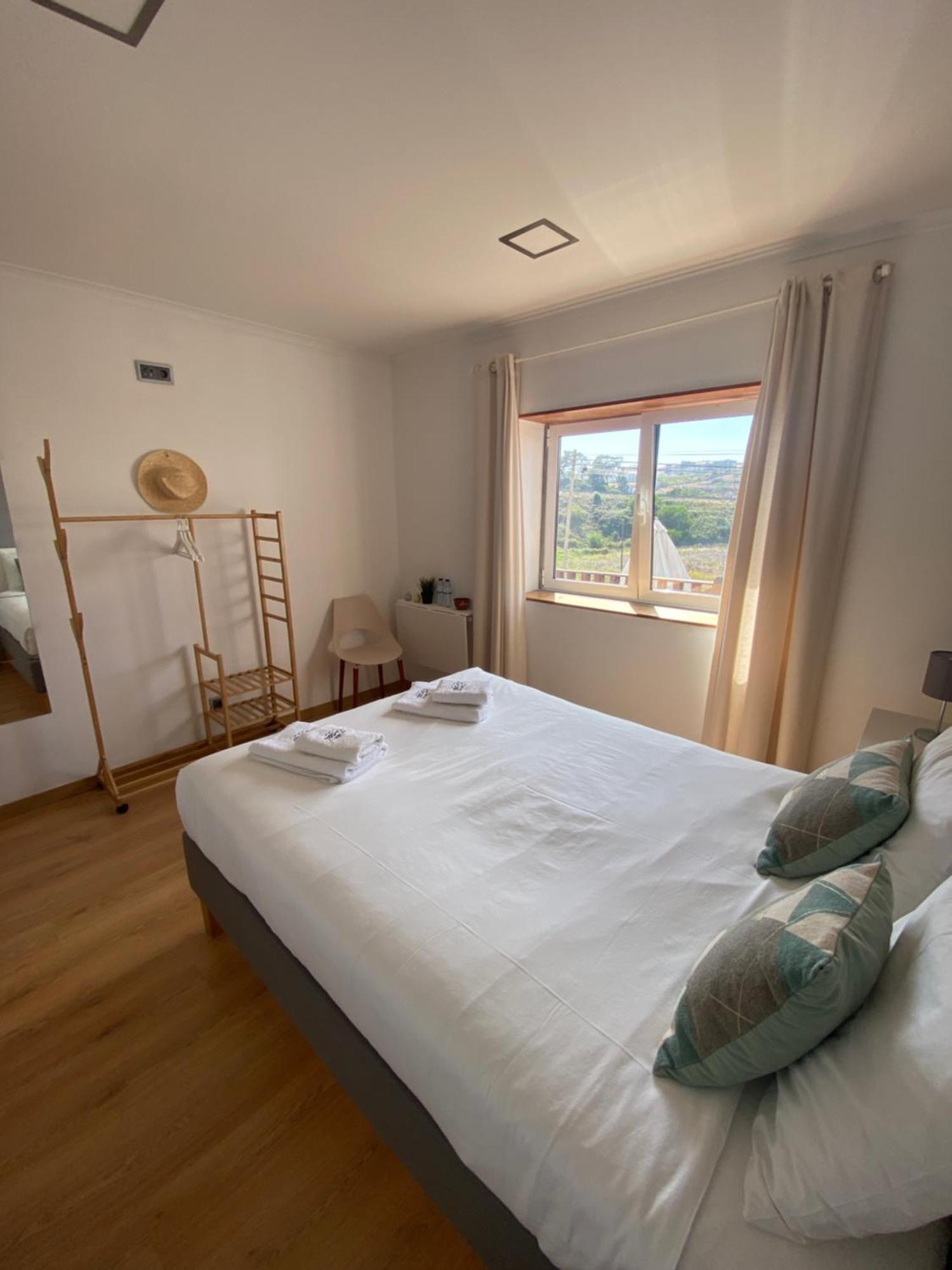 Like A Local Guest House Ericeira Exteriör bild