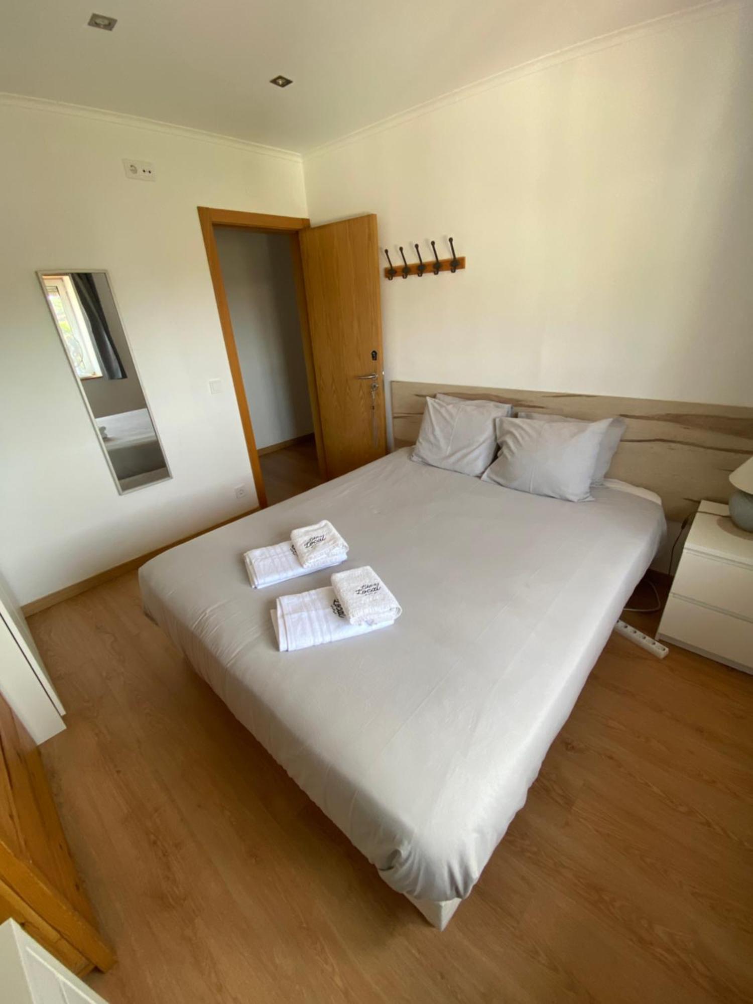 Like A Local Guest House Ericeira Exteriör bild